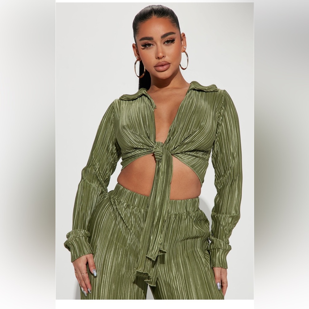 Green Pant Set - Picture 2 of 6
